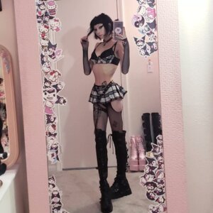 Rating: Explicit Score: 3 Tags: cute dollie_bear emo goth petite skinny skirt User: admin
